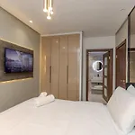 Appartement Chic A 3 Chambre A Cote De Marina